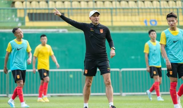 九游娱乐-国足成都开练借用蓉城基地 张佳祺入队替补王秋明